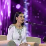 Rahma Riyad Instagram - . نجمة سطعت في سماء الأغنية العربية.. غنت للإنسان وللحب.. فأطربت الآذان وسكنت القلوب .. رحمة رياض الآن مدرج خورفكان Rahma Riad is now on stage with her delicate and sweet voice #هلاخورفكان #خورفكان #مدرج_خورفكان #letskhorfakkan #Khorfakkan #KhorfakkanAmphitheatre Khorfakkan Amphitheatre
