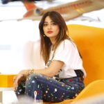 Rahma Riyad Instagram - رحلة قريبة للقلب ويا الإعلامي الراقي وسام استمتعت بيها هواي❤️ وانتو شلون جانت وياكم الرحلة ✈️؟! #غنيلي_بالجو | @mbc1 #رحمة_رياض | #RahmaRiad