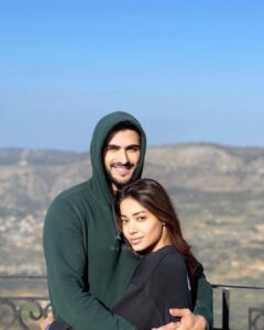 Rahma Riyad Instagram - لحظة هي كتبت فأرتبط اسمي بأسمك بحروف من حب . ونبقى عالوعد .. Here’s to the love of my life. On this special day, I can only wish that our love grows stronger and blooms year by year. Thank u for being there, especially when times get difficult. I love you forever❤️ May 23