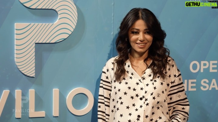 Rahma Riyad Instagram - تشرفت بأن أكون السفيرة الرسمية لمشروع بافيليون، مشروع متميز ورائع سيغير من المشاريع العمرانية لأربيل وينقلها لمعايير جودة أعلى، ساخبركم بتفاصيل أكثر عن مشروع "أمواج الفخامة" قريبًا! It’s an honor to be the official brand ambassador of @pavilionerbil. A breathtaking project that will change Erbil and take the standards of quality to a next level. I will raise awareness and tell you more about “the waves of luxury” of Pavilion Erbil soon! جێگای شانازییە کە بووم بە باڵیۆزی فەرمی پاڤلیۆن ئەربیل. پڕۆژەیەکی نایاب کە هەولێر دەباتە ئاستێکی هەرە بەرز لە کواڵتی. زانیاری زیاترتان پێ دەدەم لەسەر (شەپۆلەکانی خۆشگوزەرانی) پاڤلیۆن ئەربیل بەم بزیکانە! Marketing by @artincrown Music by @ragreen.rl #رحمة_رياض | #RahmaRiad #Erbil | #Pavilionerbil