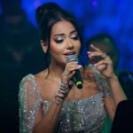 Rahma Riyad Instagram - ليلة ولا أروع ♥️🇴🇲 شكرًا #صلالة الجميلة… شكرًا ظفار وناسها الطيبين #رحمة_رياض | #RahmaRiad #خريف_ظفار | #عمان Salalah, Oman