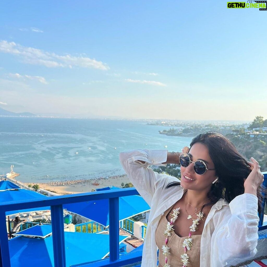 Rahma Riyad Instagram - . ذكريات من رحلتي إلى #تونس وجمالها💙 وانتو وين عبالكم تروحون هالصيف؟! #رحمة_رياض | #RahmaRiad Sidi Bou Said