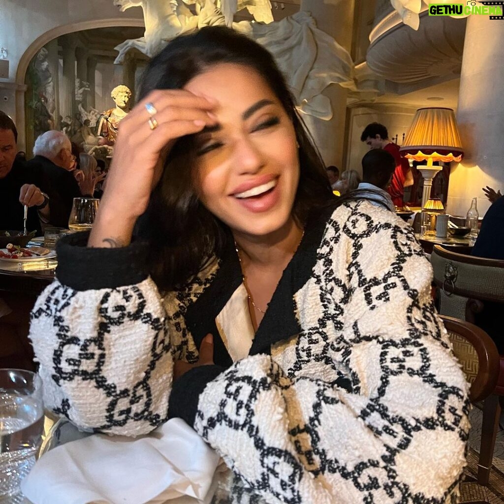 Rahma Riyad Instagram - #London vibes 🇬🇧✨! #رحمة_رياض | #RahmaRiad London, United Kingdom