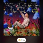 Raige Instagram - Sono in studio a scrivere canzoni e, contestualmente, sto rivalutando l’utilizzo della camicia anche in ambiente più informale. Ah, nelle scorse settimane un altro singolo si è aggiunto alle certificazioni di quest’anno. Lo metto nel carosello che fa figo e non impegna! Non male questo 2022. Ci si vede quando ci si vede. 📸 di @nicola.vallarella Milan, Italy
