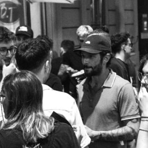 Raige Instagram - Ieri sera a #Milano per la prima del documentario dei @therealonemic X @essemagazine.

È stato davvero emozionante, serate come questa rimangono per sempre e poi ancora per un po’. Alla fine questo grande viaggio della musica mi ha regalato, tra le altre cose, amici, fratelli e compagni di viaggio. 
Vecchi e nuovi, vicini e lontani.

Onemic X Sempre ❤️

Foto del solito, magico @nicola.vallarella