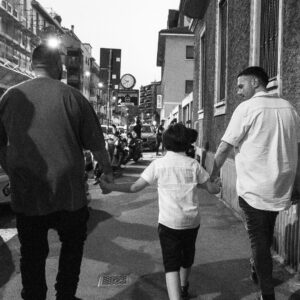 Raige Instagram - Ieri sera a #Milano per la prima del documentario dei @therealonemic X @essemagazine.

È stato davvero emozionante, serate come questa rimangono per sempre e poi ancora per un po’. Alla fine questo grande viaggio della musica mi ha regalato, tra le altre cose, amici, fratelli e compagni di viaggio. 
Vecchi e nuovi, vicini e lontani.

Onemic X Sempre ❤️

Foto del solito, magico @nicola.vallarella