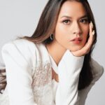 Raisa Andriana Instagram - Bonjour Madame #STARRING @raisa6690 Photographer @winstongomez #winstongomez Mua @bubahalfian Stylist @elcofrebliaman Hair @ibaayy___ Studio @11.11studiojakarta Nails @linneabeautybar_id Florist @talula.florist Outfit @faradilathelabel #Raisa 11.11 Studio Jakarta