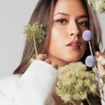 Raisa Andriana Instagram - Bonjour Madame #STARRING @raisa6690 Photographer @winstongomez #winstongomez Mua @bubahalfian Stylist @elcofrebliaman Hair @ibaayy___ Studio @11.11studiojakarta Nails @linneabeautybar_id Florist @talula.florist Outfit @faradilathelabel #Raisa 11.11 Studio Jakarta