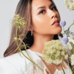 Raisa Andriana Instagram - Bonjour Madame #STARRING @raisa6690 Photographer @winstongomez #winstongomez Mua @bubahalfian Stylist @elcofrebliaman Hair @ibaayy___ Studio @11.11studiojakarta Nails @linneabeautybar_id Florist @talula.florist Outfit @faradilathelabel #Raisa 11.11 Studio Jakarta
