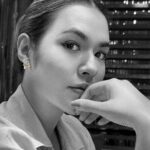 Raisa Andriana Instagram - Capturing the essence of femininity with the finest jewels. #LVBlossom #LVFineJewelry @louisvuitton