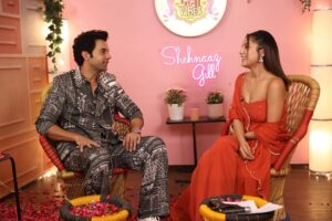Rajkummar Rao Instagram - This one is going to be extra special & emotional. Shot with one of the finest actors of this country once again. I’m forever indebted and grateful that you agreed to come on my show and with that I begun this beautiful journey of #DVWSG
There’s always so much to learn from you dearest @rajkummar_rao
Suno saaro, one of the finest series Guns & Gulaabs with the most talented actor is about to release on 18th Aug on @netflix_in 
Don’t miss this

Outfit: @ease_kv
@viralmantra
Earrings: ⁩ @ishhaara @ascend.rohank