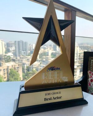 Rajkummar Rao Instagram - Won the Best Actor award at #News18ReelAwards for #MonicaOMyDarling. Thank you Jury, @cnnnews18. Thank you team #Monica 

@vasanbala @swapsagram @netflix_in @matchboxshots @iamhumaq @radhikaofficial @sikandarkher @akansharanjankapoor @zaynmarie @sukantgoel @atanumukherjee #KunalSharma @eshtylist #Manasi #Pradip #achintthakkar @showsha_