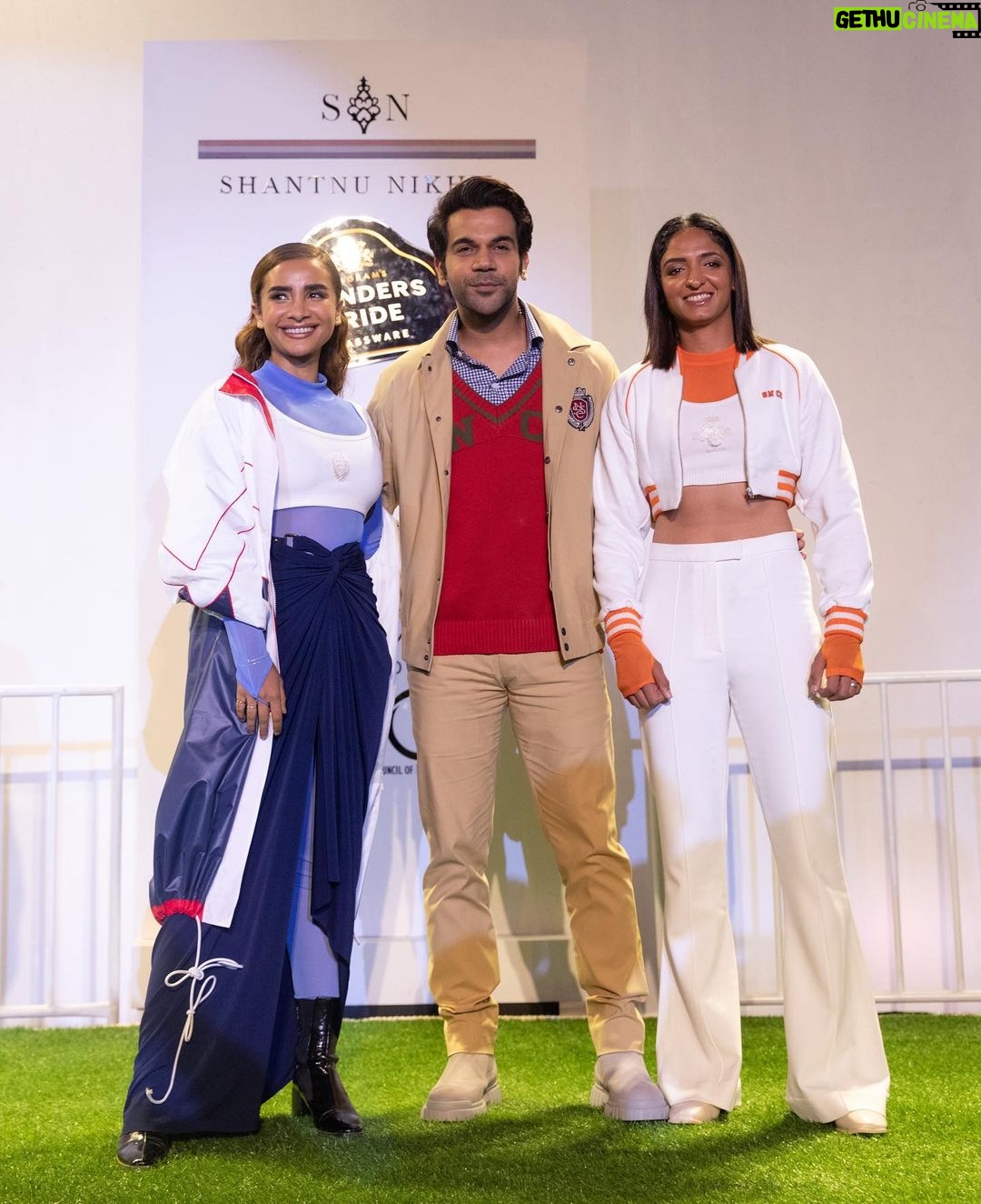 Rajkummar Rao Instagram - To that glamorous evening that reimagined the past with contemporary twists, with @rajkummar_rao, @imharmanpreet_kaur, and @shantanunikhil at #BlendersPrideGlasswareFashionTour2022, powered by @FDCIofficial. @Blenderspridefashiontour #BlendersPrideGlasswareFashionTour #BlendersPride #MadeOfPride #MyLifeMyPride