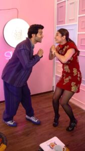 Rajkummar Rao Instagram - Monica Shehnaaz Monica Shehnaaz, kis pe dhyaan doon? 😜 Bohot maza aaya aapse baat karke and to dance with you on one of my favourite track 😍 Thank you for inviting me to your show, lots of love and best wishes ♥️✨ @shehnaazgill . #MonicaOMyDarling