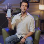 Rajkummar Rao Instagram - Lights, camera.. Portrait?! While I uncovered the vivo V29 series design features, whats equally intriguing is their #MasterTheLight challenge. Will I be able to ace it? Stay tuned for the grand reveal!