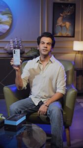 Rajkummar Rao Instagram - Lights, camera.. Portrait?! While I uncovered the vivo V29 series design features, whats equally intriguing is their #MasterTheLight challenge. Will I be able to ace it? Stay tuned for the grand reveal!