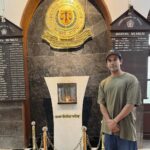 Rajkummar Rao Instagram - It was truly an inspiring and productive meeting today with the Commissioner of Police, Mumbai, Vivek Phansalkar Sir at the iconic Commissioner's office. Thank you so much for such great insights sir. We delved into the pressing issues of cleanliness and citizen awareness, both of which are pivotal for the betterment of our beloved city. Together, with the Commissioner sir’s and Mumbai Police’s support and the collective effort of all of us, we aspire to make Mumbai cleaner, safer, and more aware. Let's join hands and embark on this journey towards a brighter tomorrow, ensuring that not only we benefit from the actions we take today but also our future generations. @cpmumbaipolice @mumbaipolice