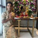 Rajkummar Rao Instagram - गणपति बप्पा मोरया। आप सभी को गणेश चतुर्थी की बहुत सारी शुभकामनाएँ। May Lord Ganesha Bless us All. #EcoFriendlyGanpati @patralekhaa