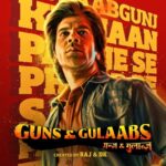 Rajkummar Rao Instagram - Paana lekar aaraha hoon, dilon pe Raj karne. Swagat toh karoge na? 😏🔧 Guns and Gulaabs ka dhamakedaar trailer, coming to you in just 3 DAYS! 🌹 #GunsAndGulaabs #GunsAndGulaabsOnNetflix @rajanddk @dqsalmaan @gouravadarsh @tjbhanu @gulshandevaiah78 @iamsumankumar @sumitaroraa @shreyadhan13 @poojagor @vipin.sta @jogimallang @thisisnilesdivekar @iammanujsharma @goutamsharmaa191 @gouravsharmaa191 @tanishqchaudhary_ @krishrao_official @suhanisethi_ @araham.sawant @d2r_films #satishkaushik @amanpant02