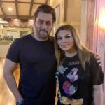 Rakhi Sawant Instagram – Happy birthday to Bollywood, King Salman Khan ❤️🔥