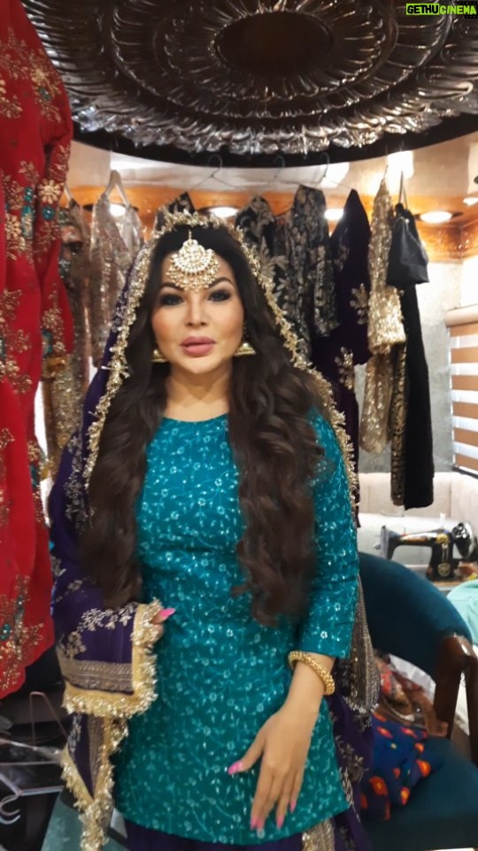 Rakhi Sawant Instagram - @rakhisawant2511 in her new Avatar for her music video titled Mohalla sung by none other than @itsafsanakhan Stay Tuned for more...