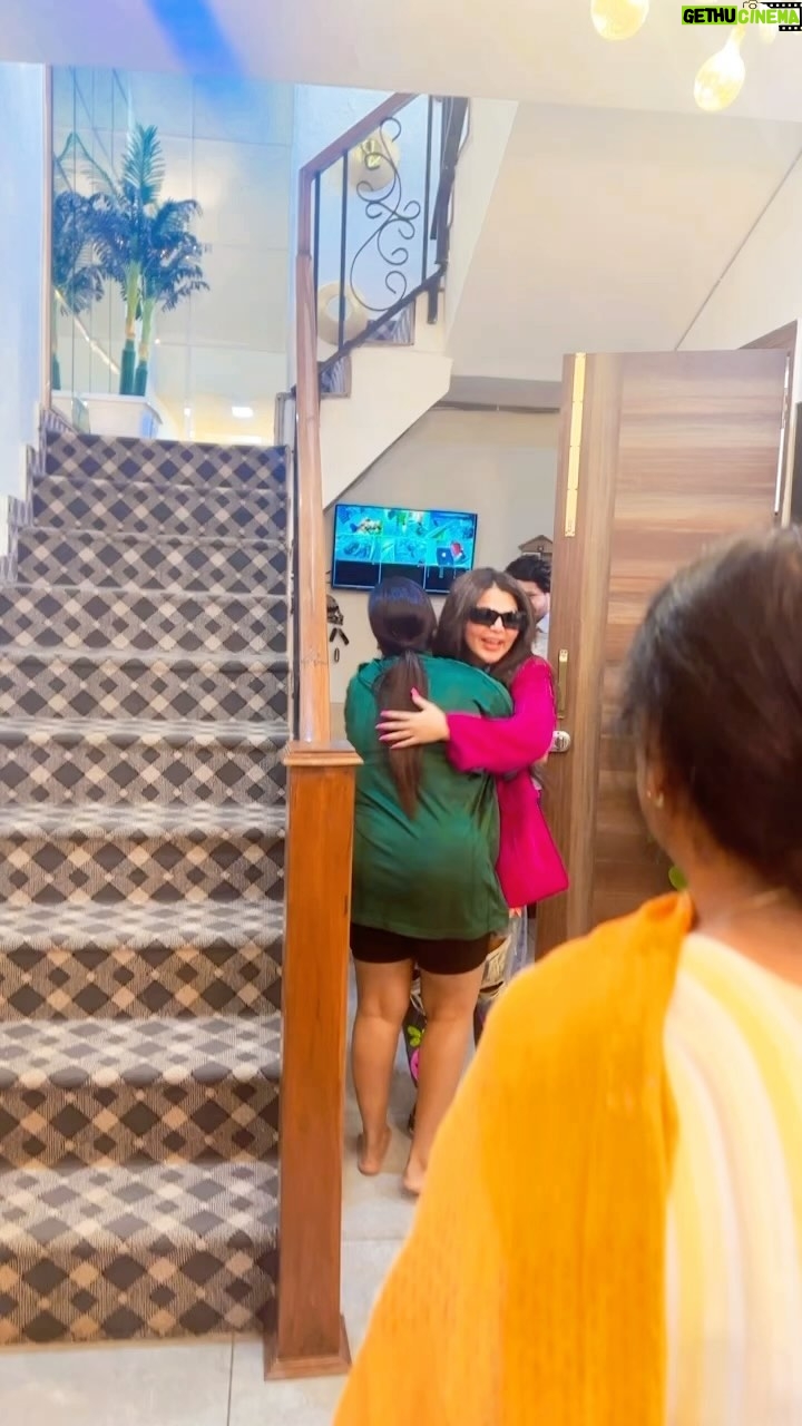 Rakhi Sawant Instagram - Something cooking ❤️🧿 Welcome sis @rakhisawant2511 @itsafsanakhan @afsanakhanmusic @saajzofficial