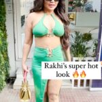 Rakhi Sawant Instagram - Too hot to handle 🥵🔥 Entertainment queen @rakhisawant2511 snapped outside a salon today 😍😍 #rakhisawant #bollywood #reelsinstagram #reelsvideo #reelsindia #trending #trendingreels