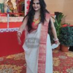 Rakhi Sawant Instagram - #RakhiSawant spotted at a pandal in Bengali look, seeks blessing of Maa Durga 🤗💃🏻 #bengalibeauty #rakhisawant #durgapuja2023 #spotted #TellyMasala #navratri2023