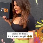 Rakhi Sawant Instagram - Rakhi Sawant gets a special gift from @onlyrajkundra 😍😍 watch the video to know what she gets 🫣 @rakhisawant2511 #rakhisawant #bollywood #reelsinstagram #reelsvideo #reelitfeelit