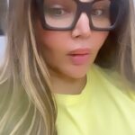 Rakhi Sawant Instagram - Time paas nahi sudregi Rakhi 😂😂😂😂💐💐💐💐🌺🌺🌺🌺🌸🌸🌸 dedicate to all my fans this song