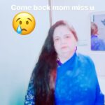 Rakhi Sawant Instagram - Can’t believe it’s been a one year today is the date can’t live without your mom. Miss you.😞😞😞🙌🙌💔💔💔💔💔💔💔💔🌺🌺🌺🌸🌸💐💐