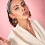 Rakul Preet Singh Instagram – White swan 🤍 

Outfit @safiyaa_official
Earrings @amamajewels
Ring @misho_designs
Footwear @rossobrunelloofficial

Styled by @anshikaav
Assisted by @bhatia_tanisha
Makeup @im__sal
Hair @aliyashaik28
Shot by @deepak_das_photography