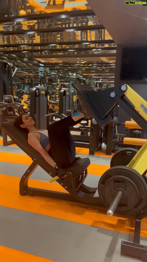 Rakul Preet Singh Instagram - The struggle is always extra real 🤪🤪 #fitnessaddict #wayoflife #100kgs