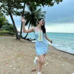 Rakul Preet Singh Instagram - Couldn’t have asked for a better start to the new year amidst the blue waters and beautiful skies with my most fav people 💙 #blessed Wishing you all the most beautiful year ❤️ #happy new year 😁
