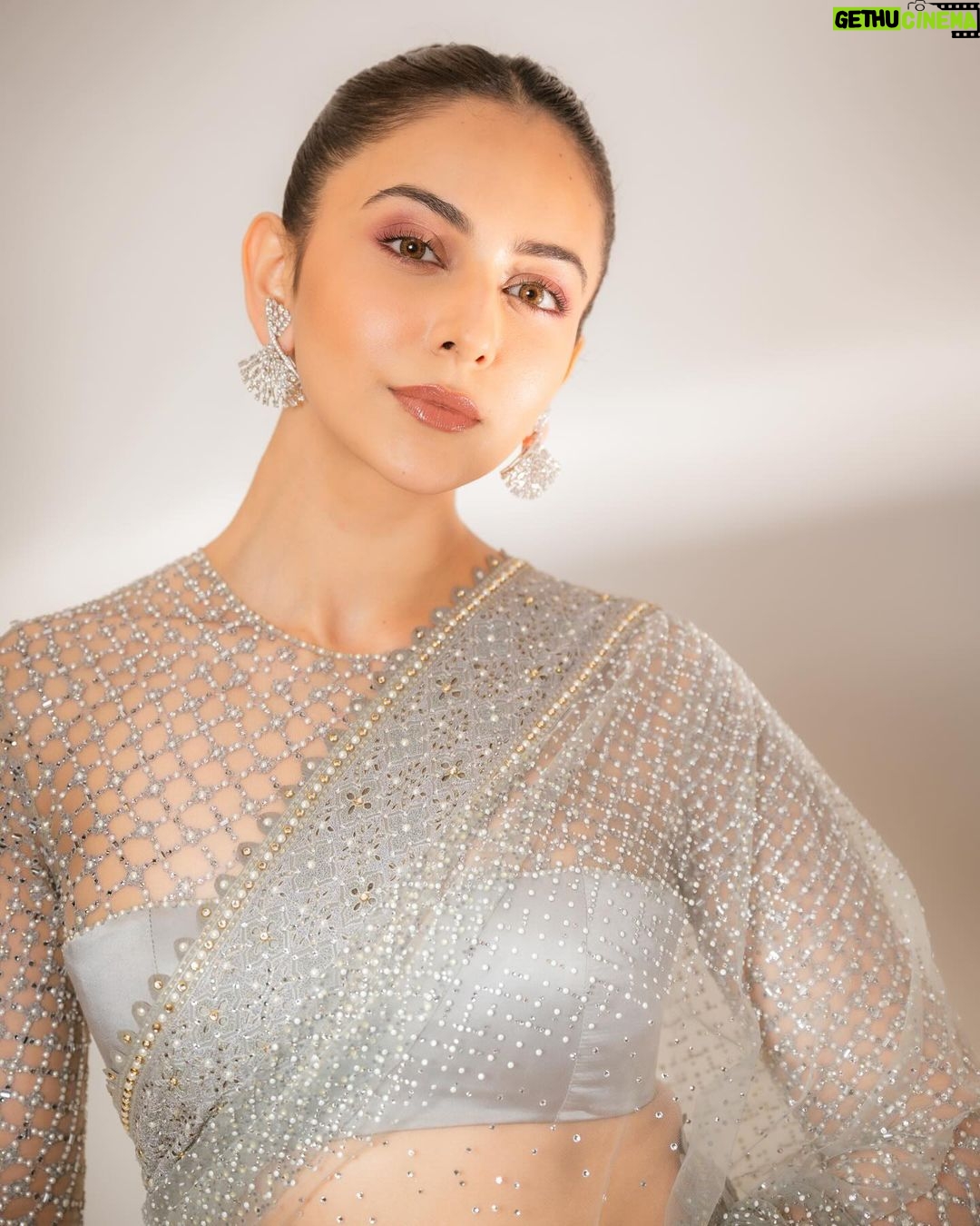 Rakul Preet Singh Instagram - Shine ! Repeat ! 🧡
