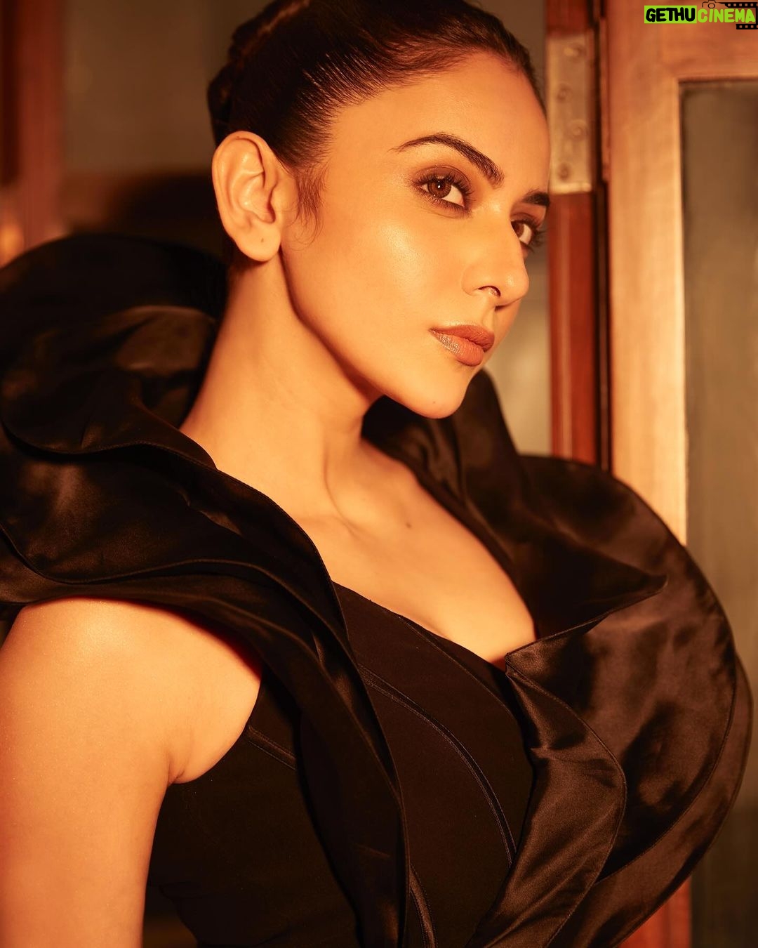 Rakul Preet Singh Instagram - Not in a mood to caption ππ€ Outfit @gauravguptaofficial Handcuffs @radhikaagrawalstudio Footwear @charleskeithofficial Styled by @anshikaav Assisted by @bhatia_tanisha Makeup @im__sal Hair @aliyashaik28 Shot by @vievekdesai