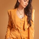 Rakul Preet Singh Instagram – Orange marmalade 🧡

Outfit @helenanthonyofficial
Necklace  @viangevintage x @ferragamo
Rings @blingthingstore @avior.jewels 
Footwear @aldo_shoes

Styled by @anshikaav
Assisted by @bhatia_tanisha
Makeup @im__sal
Hair @aliyashaik28
Shot by @kaasastudio