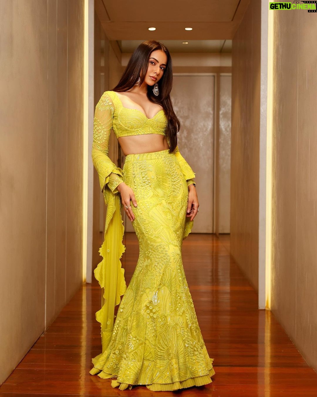 Rakul Preet Singh Instagram - 💛💛💛 Outfit @mishruofficial Earrings @razwada.jewels Rings @nornament Styled by @anshikaav Styling Team @bhatia_tanisha @tanazfatima Makeup @im__sal Hair @aliyashaik28 Shot by @dinesh_ahuja