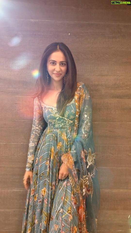 Rakul Preet Singh Instagram - Chalo is baar aap caption karo 😜💙