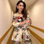 Rakul Preet Singh Instagram - When you don’t know how to click pics in a corridor 😜 Outfit @mahimamahajanofficial Jewellery @anaash.in Styled by @anshikaav Assisted by @bhatia_tanisha Make up @im__sal Hair @aliyashaik28
