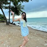 Rakul Preet Singh Instagram - Couldn’t have asked for a better start to the new year amidst the blue waters and beautiful skies with my most fav people 💙 #blessed Wishing you all the most beautiful year ❤️ #happy new year 😁