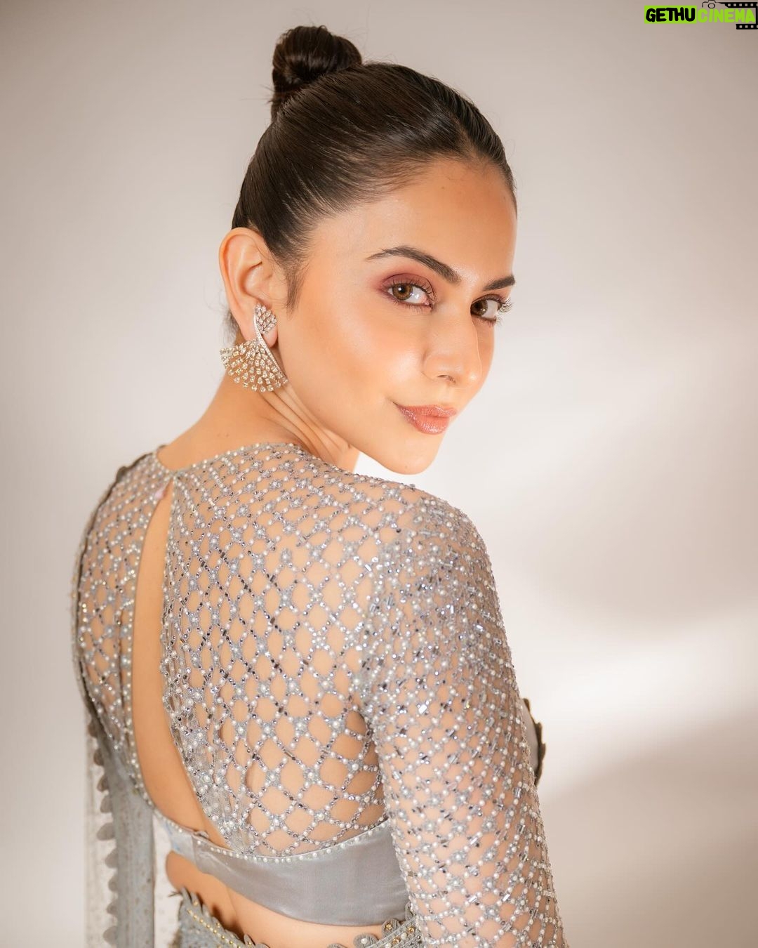 Rakul Preet Singh Instagram - Shine ! Repeat ! 🧡