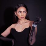 Rakul Preet Singh Instagram - Black is mystery 🖤 Outfit @stada_couture Jewellery @notandas_jewellers Gloves @labelankitajain Footwear @rossobrunelloofficial Styled by @anshikaav Assisted by @bhatia_tanisha Makeup @im__sal Hair @aliyashaik28 Shot by @deepak_das_photography