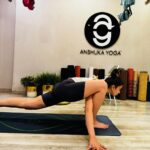 Rakul Preet Singh Instagram – Yoga is the journey of self , through the self , to the self 💙 

Back with @anshukayoga after agesss !! Ufff the feeling of liberation 💙