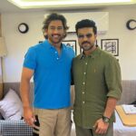 Ram Charan Instagram – Soo Happy to meet India’s pride @mahi7781 .