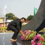 Ram Charan Instagram – Truly an honour to be a part of the Azad Ka Amrit Mahostav to pay tribute to the real heroes who sacrificed their lives for our freedom 🙏🙏

#75yearsofIndependence #IndianArmy
