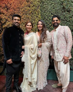 Ram Charan Instagram - Oscar Love ❤️ 
#oscar2023 
Thank you @ssrajamouli Garu & family 
We are here for India 🇮🇳 #jaihind 

Dream team 
@nikitajaisinghani for styling ram 
@sandysartistry hair and make up 
@jayantireddylabel my saree
@binagoenkaofficial my exquisite jewels 
@arifminhaz photos 
@magic.energy spiritual balance 
@swamynathkorlapati & @prashanthkunchapu biggest support.
