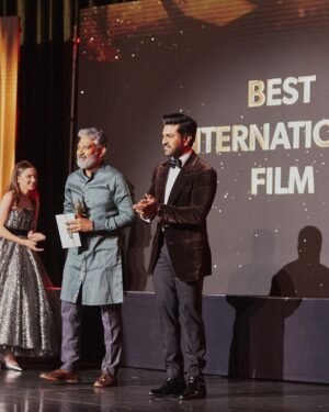 Ram Charan Instagram - Honoured to be representing Indian Cinema at the Hollywood critics awards along with @ssrajamouli and MM.Keravani garu. I’m proud of the recognition we received as team RRR tonight. Thank you for having me as a presenter & Angela Bassett, I’m looking forward to my selfie with you soon.@RRRmovie @HCACritics 2023.  Shot by :- @arifminhaz  styled:- @nikitajaisinghani @tomford