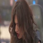 Ramez Galal Instagram - صاحبة الصوت الشتوي واللبس الصيفي ياسمين عز في #رامز_نيفر_اند