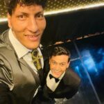 Ramez Galal Instagram - صور من كواليس ( أخي فوق الشجرة ) وانا بتصور مع الشجره 🌳😃😃